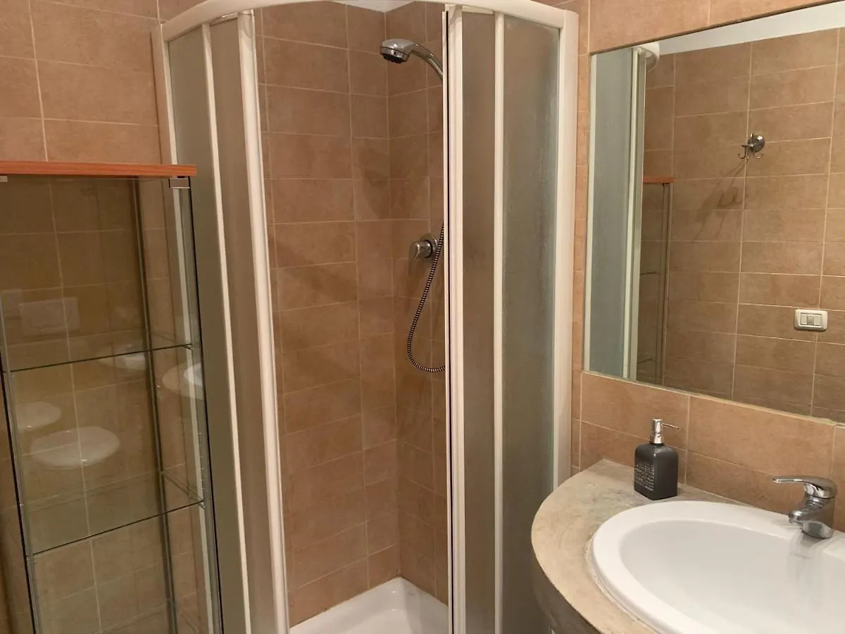 Central Flat Beetwen Centre And Railway Station!! Bologna Apartman